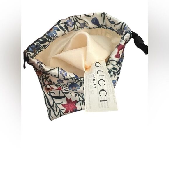 GUCCI Scrunchies in Drawstring Bag - Picture 6 of 7